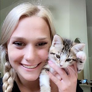 Meet your Posher, Abby